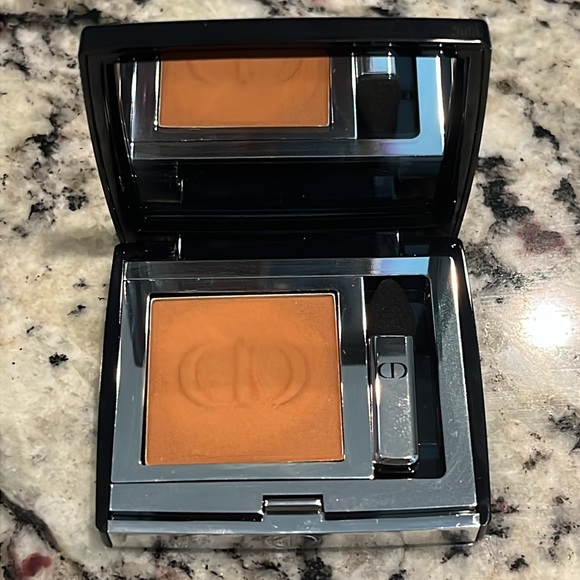Dior Mono Couleur Couture Eyeshadow in shade 570 Copper Velvet Original Formula! - Picture 2 of 7